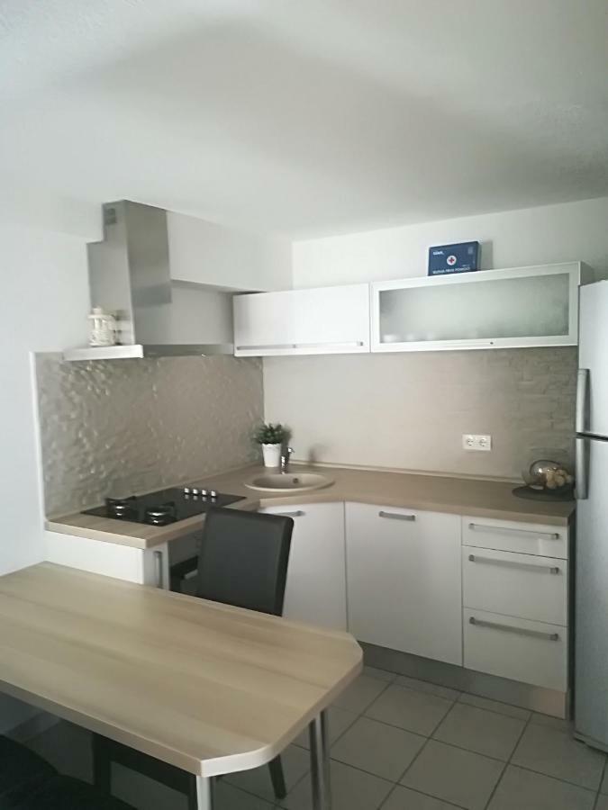 Baska Voda - Apartmani Vesna Экстерьер фото